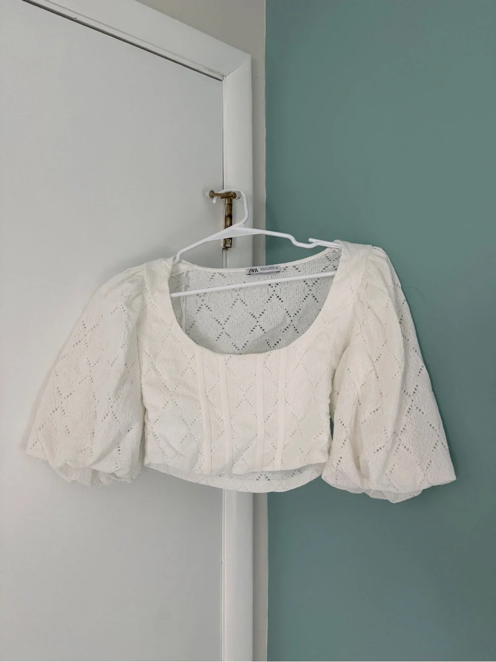 Zara White Eyelet Square-Neck Puff-Sleeve Crop Top